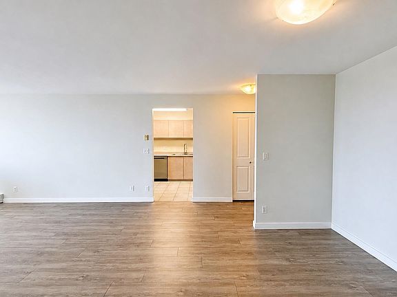 4th image of 551 Austin Ave #1101