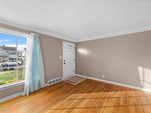 5th image of 14812 Fernway Ave