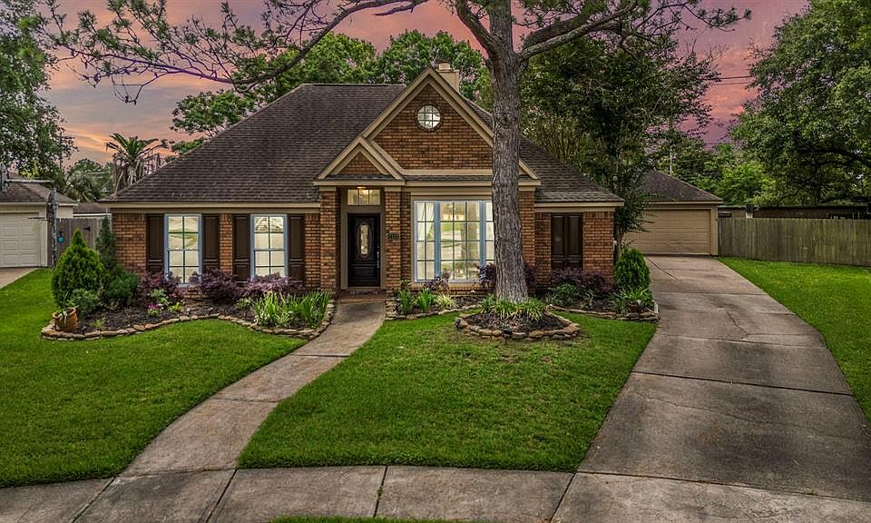 1st image of 2113 Royal Oaks Drive