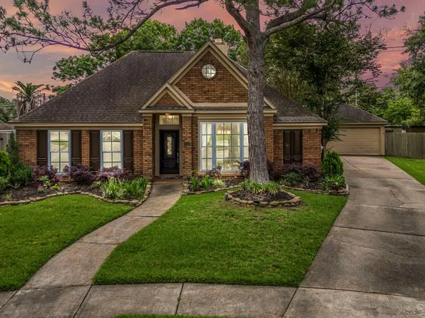 2113 Royal Oaks Drive, League City, TX 77573