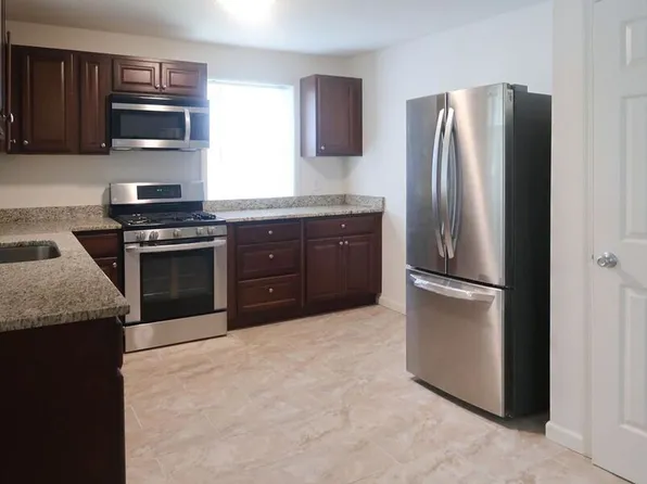 3281 15th Pl SE APT 201, Washington, DC 20020