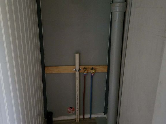 5th image of 25 Swanger Ave