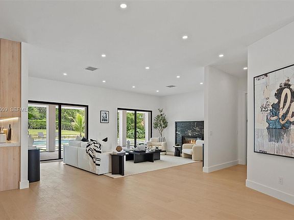4th image of 1761 Breakers West Blvd