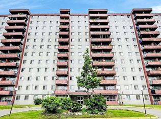 50 Lotherton Ptwy #1111, Toronto, ON M6B 2G7