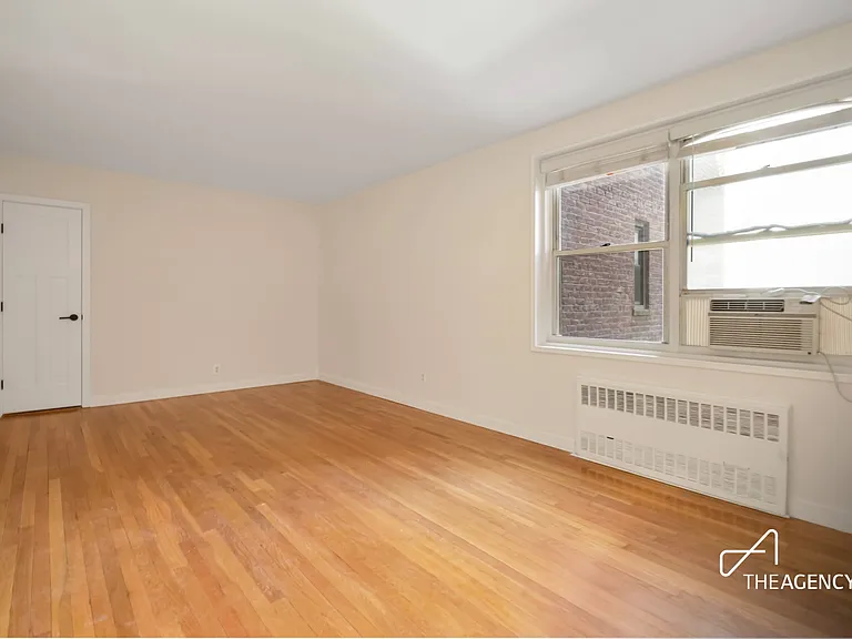 350 E 30th St #3B — Photo 2