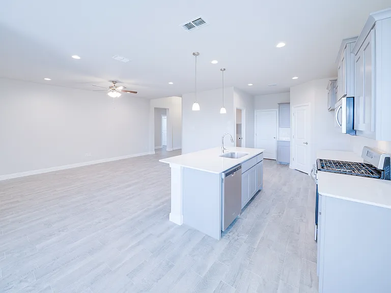 413 Roundstone Rd — Photo 5