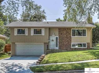 12859 Valley St, Omaha, NE 68144