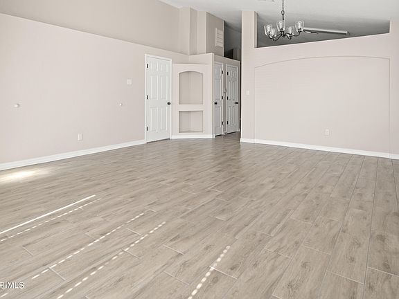 5th image of 3576 Eagle Crest Pl