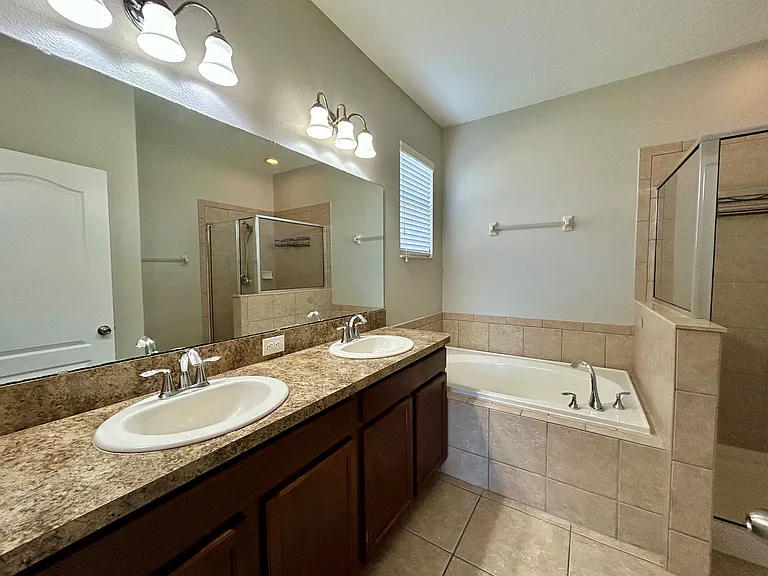 2742 Carrickton Cir — Photo 9