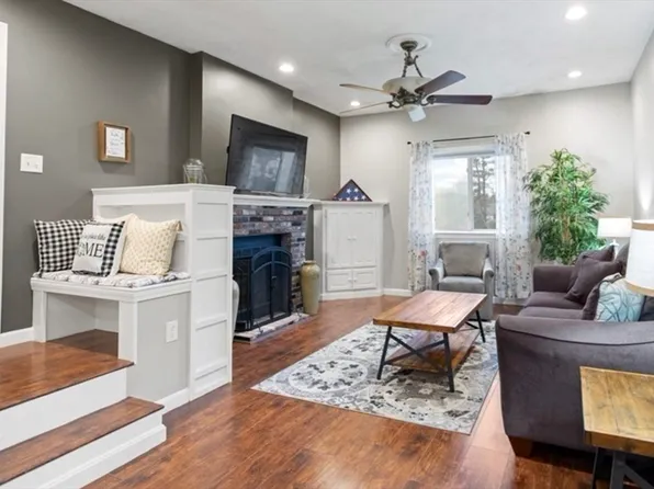 4 Erick Rd APT 99, Mansfield, MA 02048