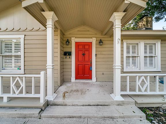 3rd image of 210 Castano Ave