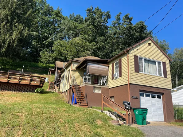 8265 Woodland Ave, Stonewood, WV 26301