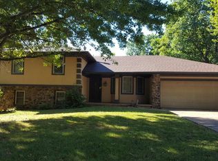 2048 W Murray Dr, Springfield, MO 65810