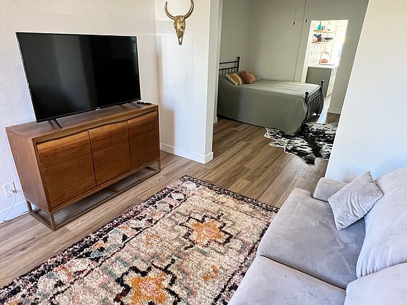 5th image of 804 W 4th Ave APT 2