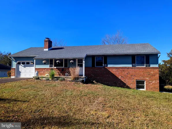 1344 W Campbell Rd, Green Lane, PA 18054