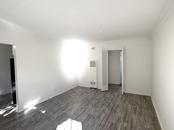 2nd image of 4605 Fulton Ave APT 7