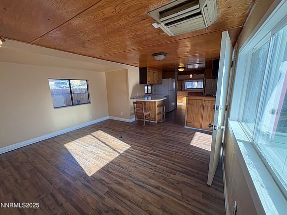 3rd image of 5884 Leon Dr