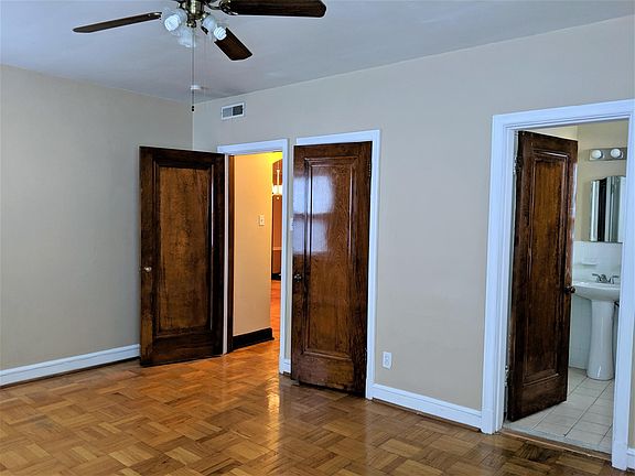 3rd image of 8036 Delmar Blvd APT 1E