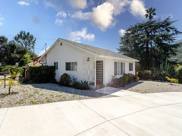 3960 Mayfield Ave — Photo 3