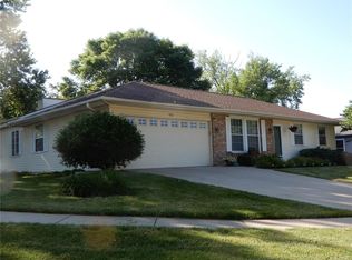 119 Mason Dr NW, Cedar Rapids, IA 52405