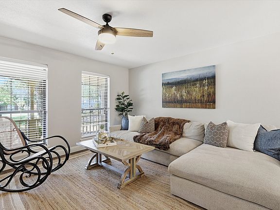 5th image of 513 Fox Creek Ct