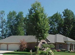 8168 Moll Ln, Freeland, MI 48623