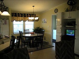 5th image of 211 Kenwood Ct