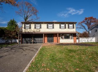 111 Wood Ln, Hauppauge, NY 11788