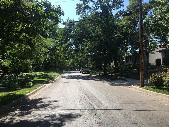 5th image of 3936 E 47th Ter