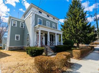 142 Vauxhall St, New London, CT 06320