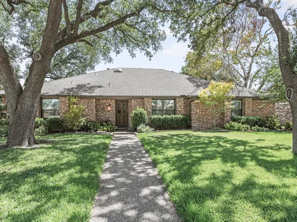 1946 Oakbluff Dr, Carrollton, TX 75007