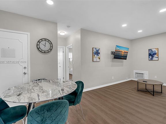 4th image of 10006 E Bay Harbor Dr APT 15