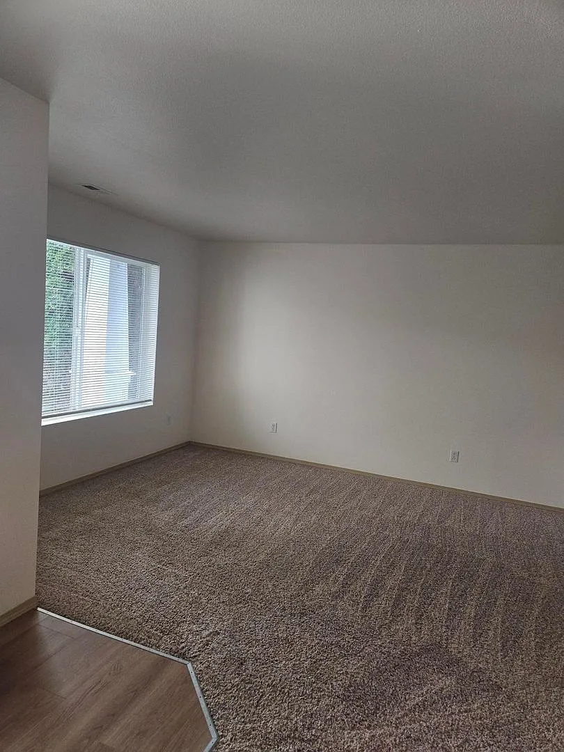 Come Home To Our Spacious 4 Bedroom Home in Puyallup — Photo 3