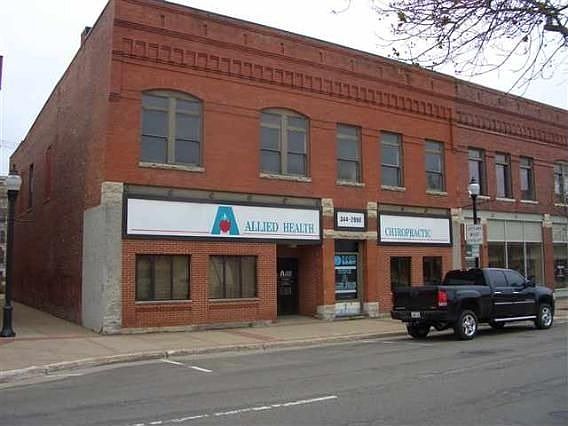 2nd image of 1209 Main St