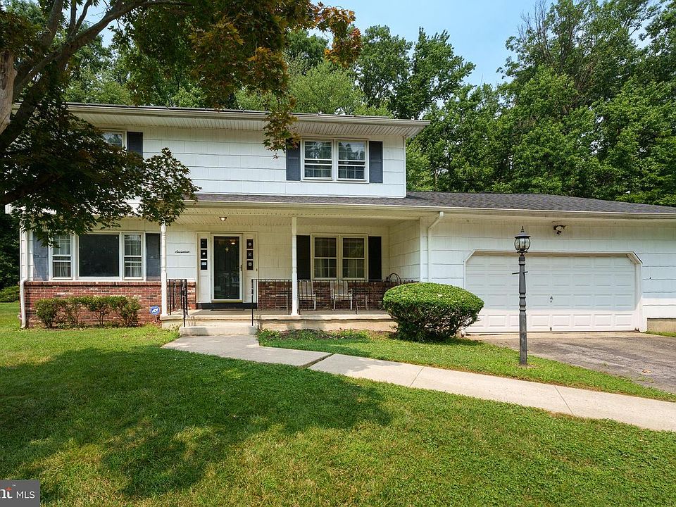 1st image of 17 Tall Tree Ct