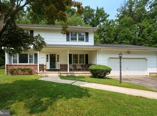 17 Tall Tree Ct, Ewing, NJ 08618