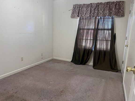5th image of 209 Countryhill Dr