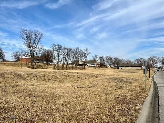 2916 Eastern Hills Pkwy, Harrisonville, MO 64701 | Zillow