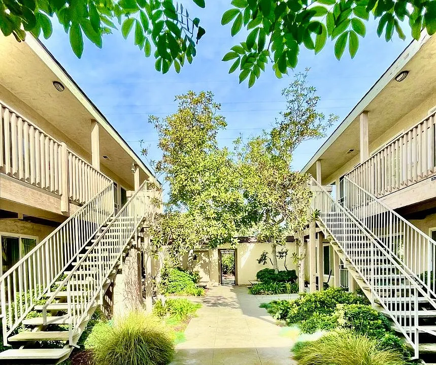 4960 Clairemont Mesa Blvd #104