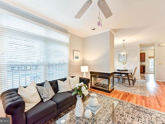 4th image of 1501 N Colonial Ter Unit F
