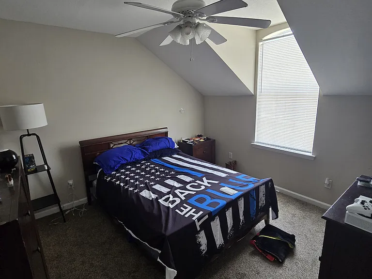 147 Williamsburg Ave — Photo 11