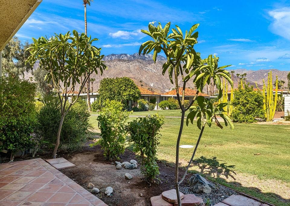 1st image of 673 N Palomar Cir