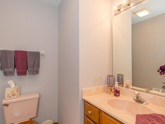 5th image of 205 Garden Way
