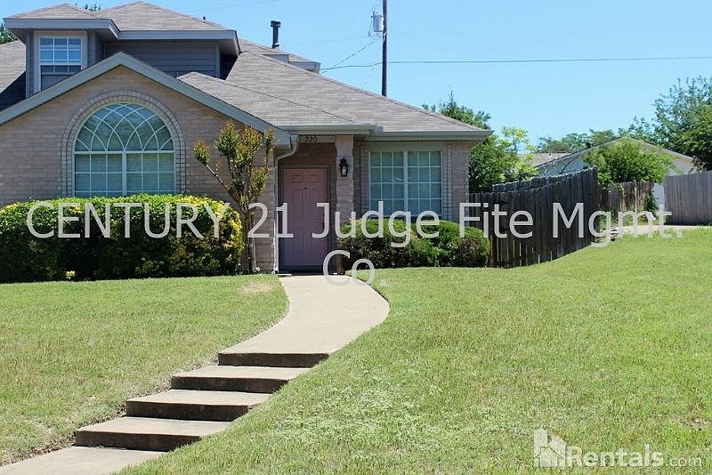 1st image of 220 Idle Creek Ln