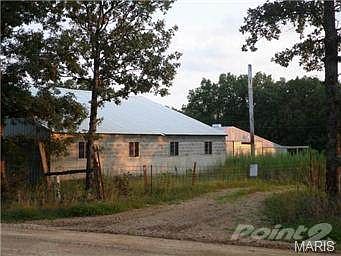 Block shop with partial basement,electric