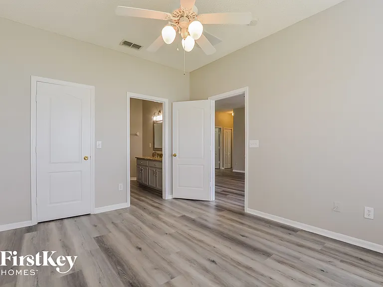 4810 Waterside Pointe Cir — Photo 8