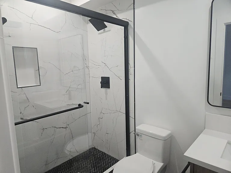 3209 W 18th St #4 — Photo 3
