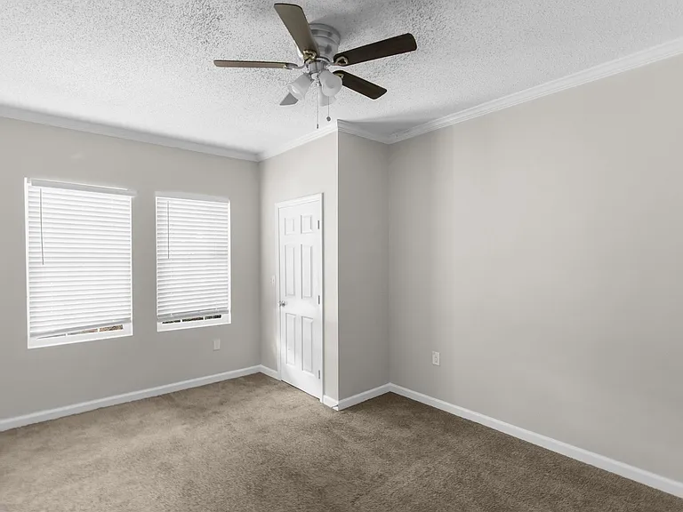 Southside Manor — Photo 19