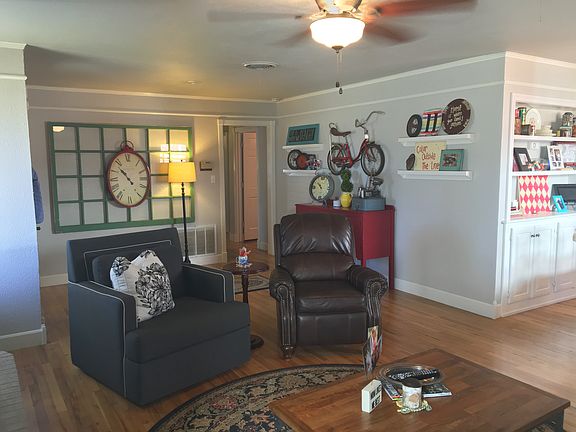 3rd image of 1010 S Lamar St