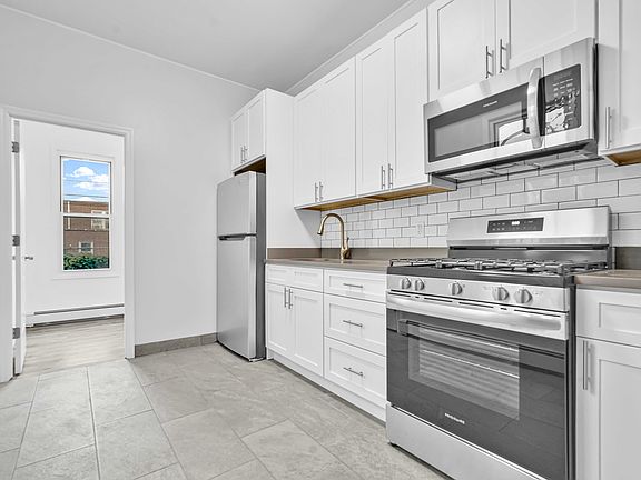 3rd image of 23-48 37th St #2B